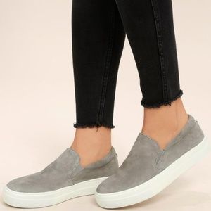 Steve Madden Gills Grey Suede